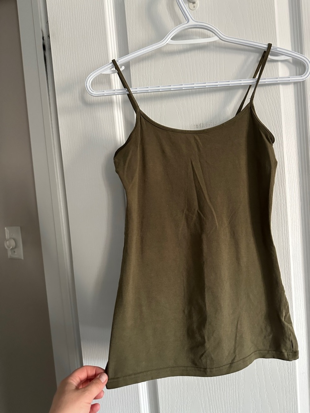 Forever 21 Women’s Olive Green Spaghetti Strap Tank Top ptp 15” size medium